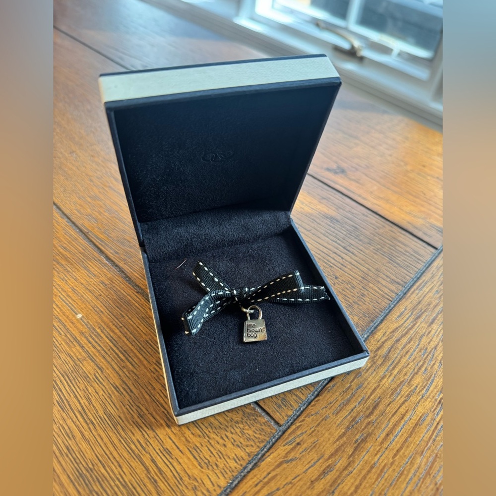 LINKS OF LONDON BLOOMINGDALES LITTLE BROWN BAG BRACELET CHARM NWT